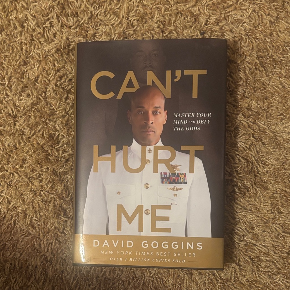 Can't Hurt Me by David Goggins - Hardcover with Gold Title